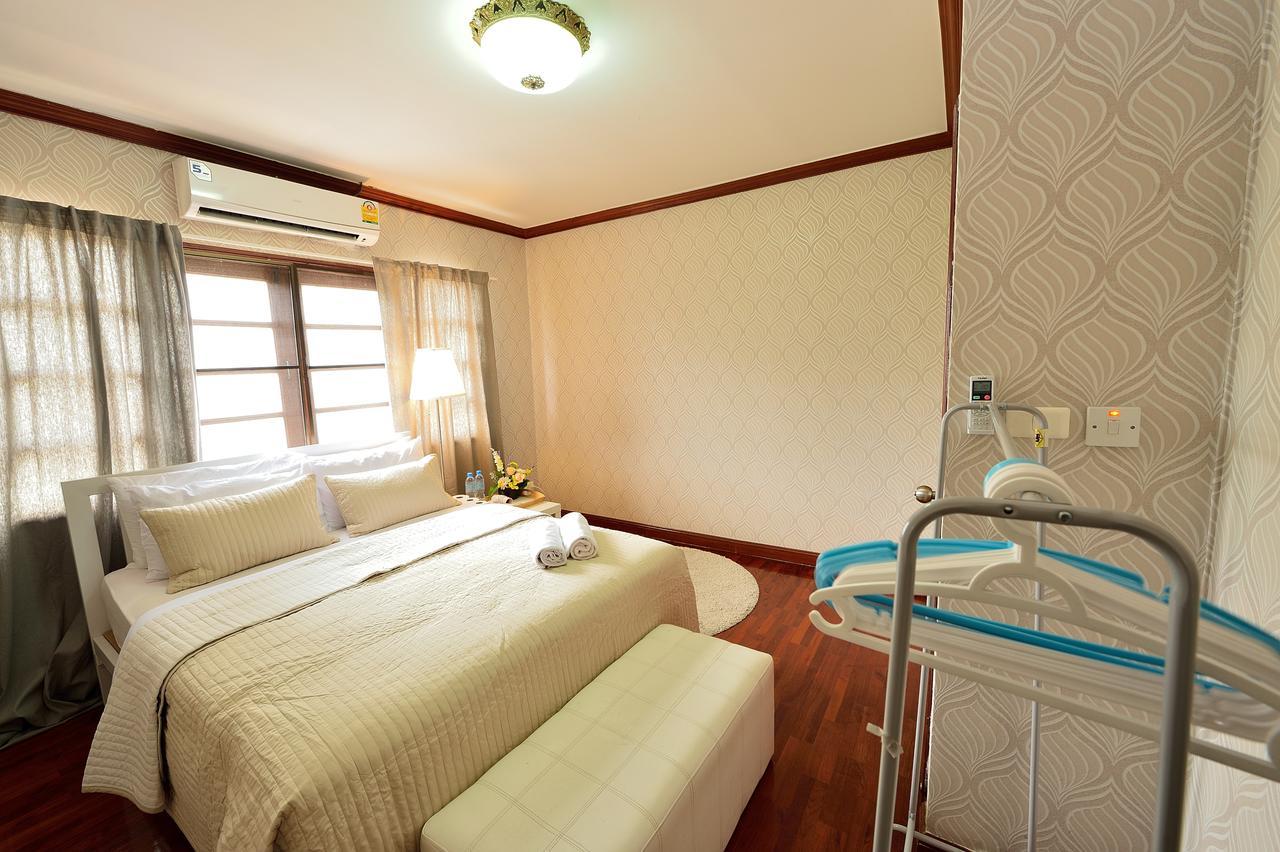 Lost And Found Bed And Breakfast Банкок Екстериор снимка