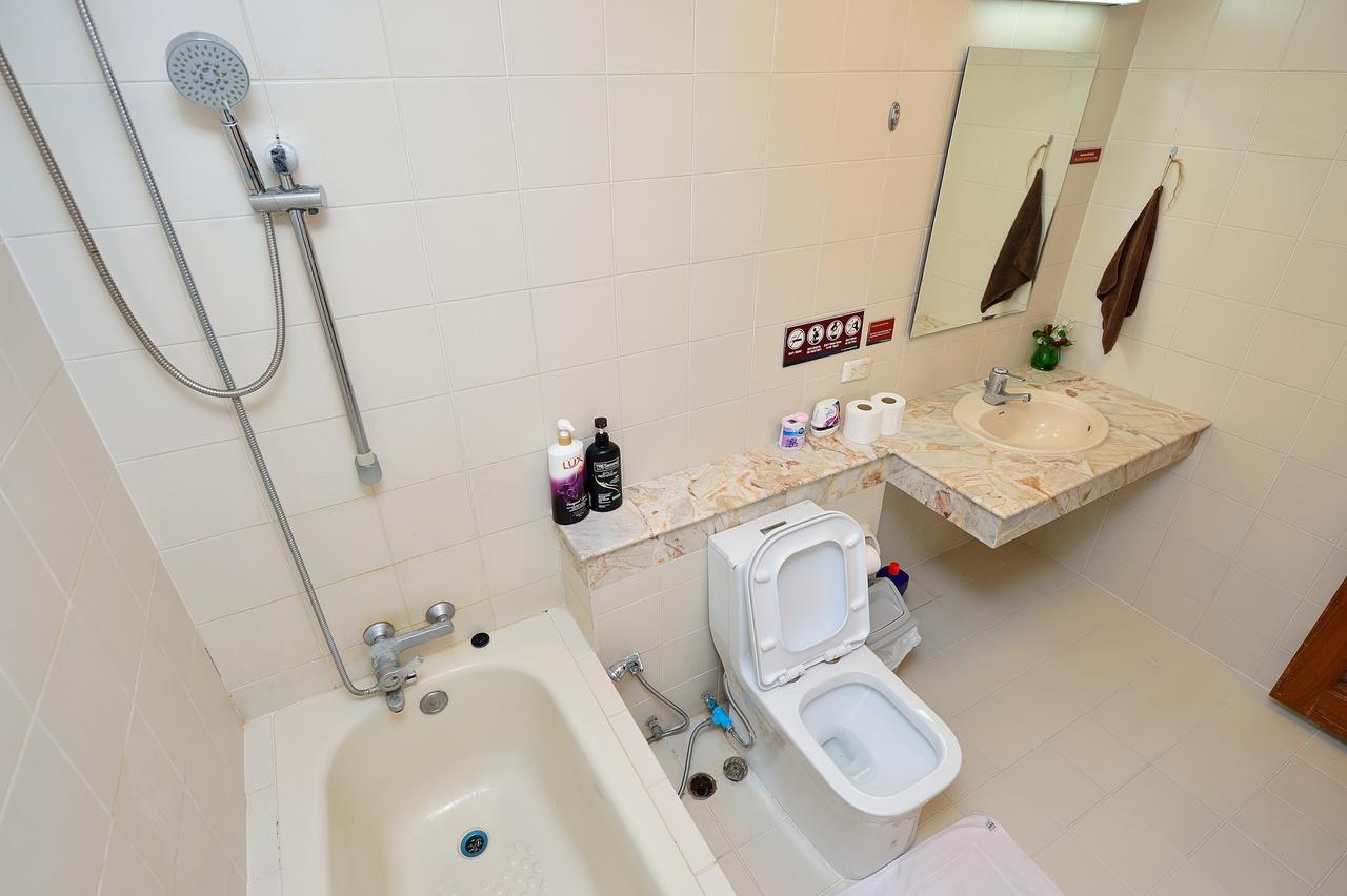 Lost And Found Bed And Breakfast Банкок Екстериор снимка