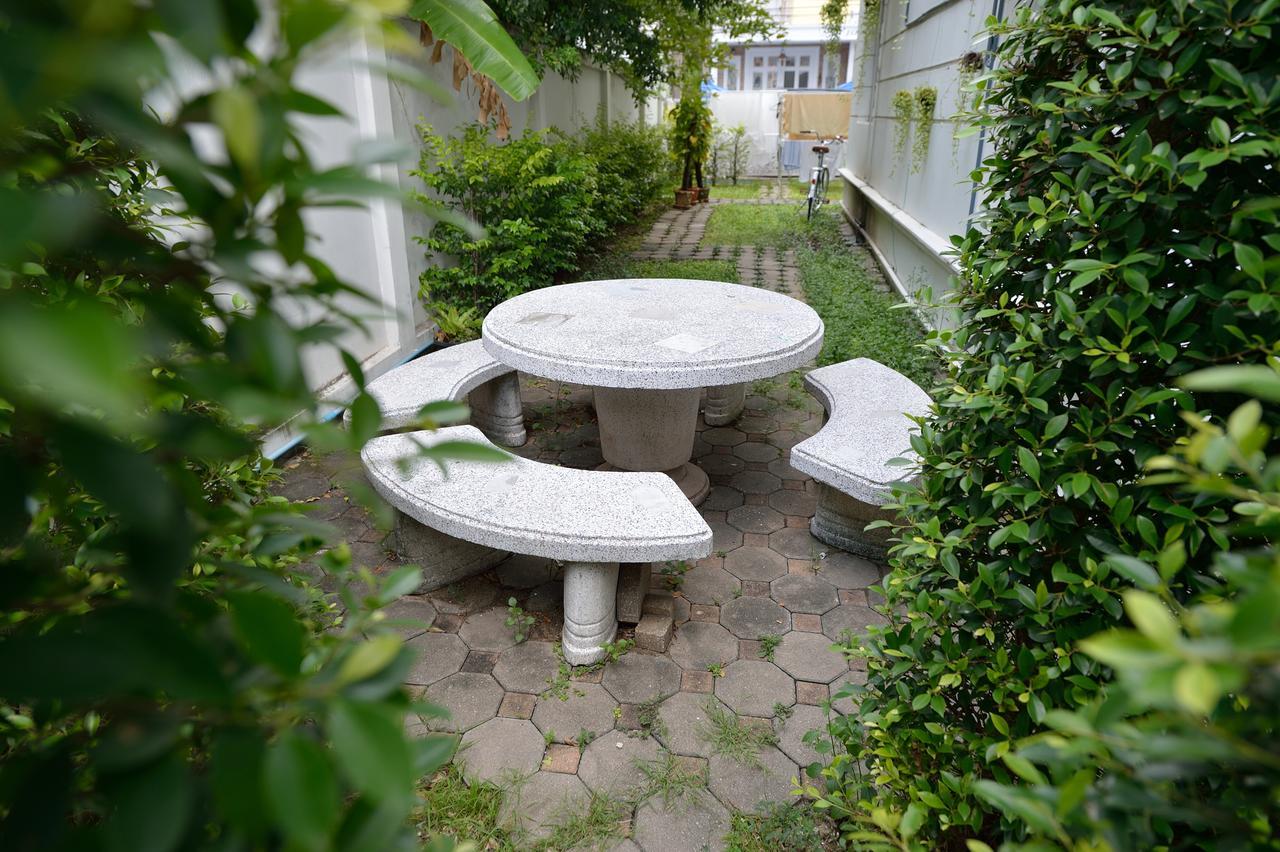 Lost And Found Bed And Breakfast Банкок Екстериор снимка