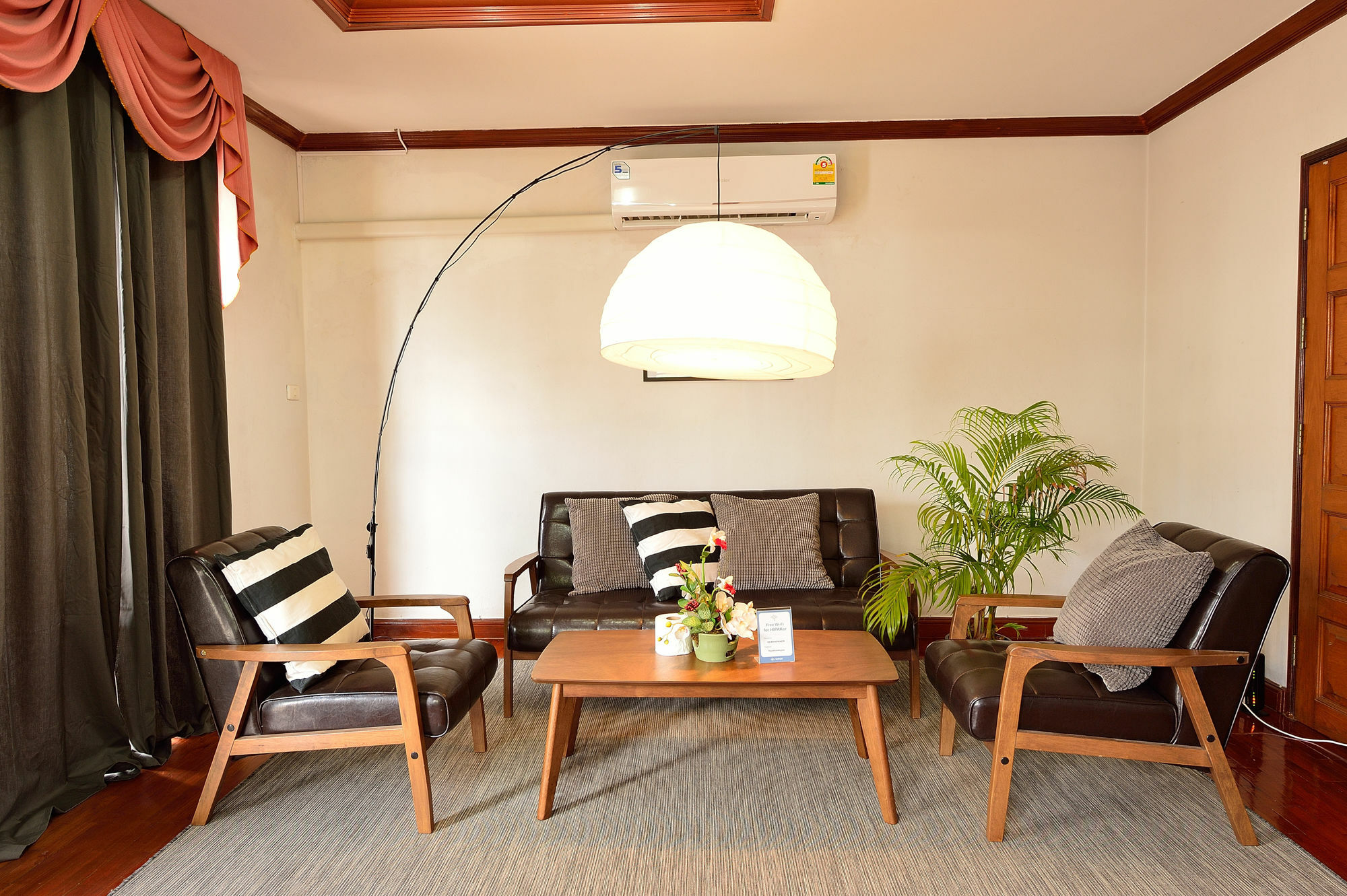 Lost And Found Bed And Breakfast Банкок Екстериор снимка