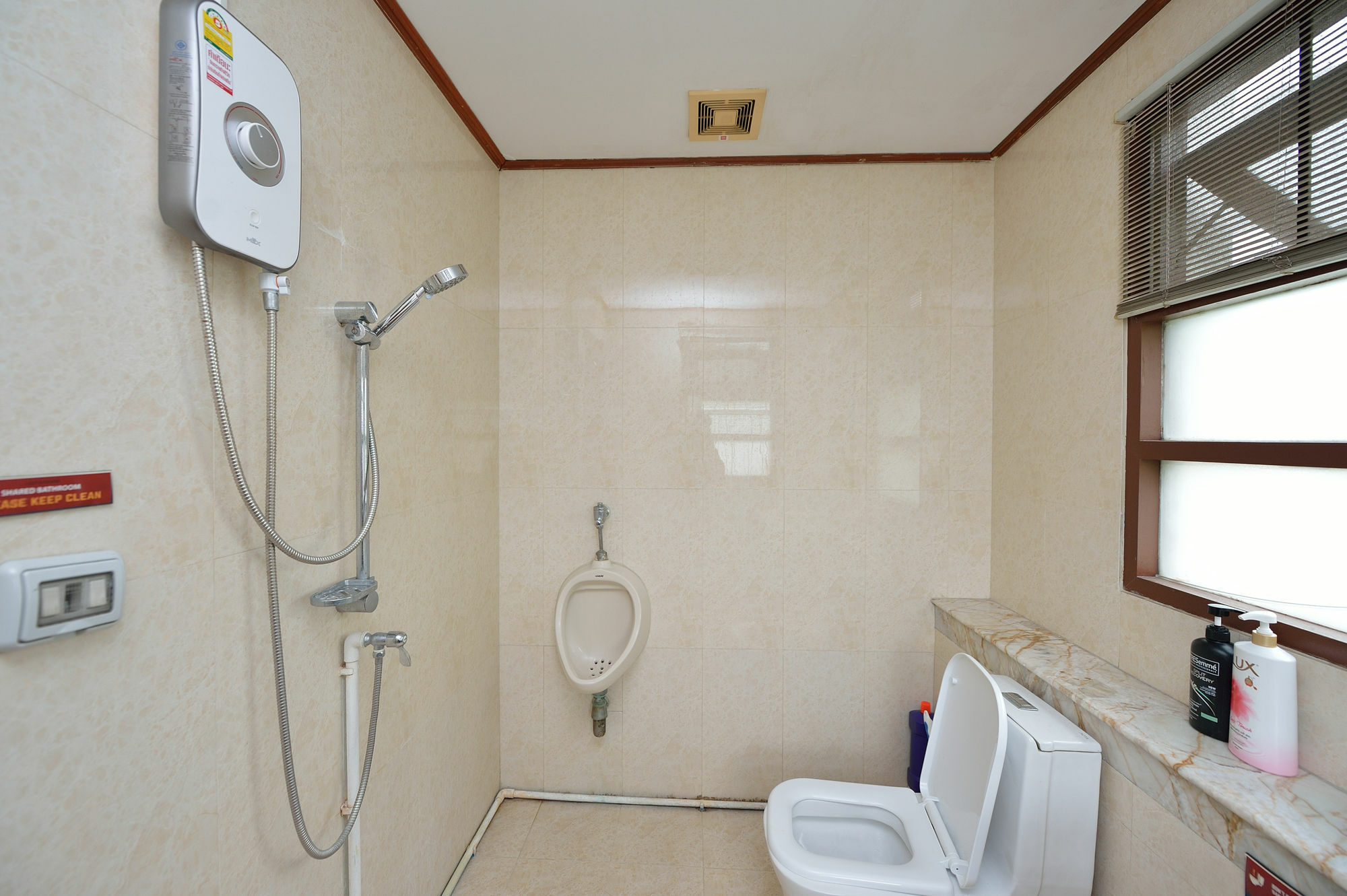 Lost And Found Bed And Breakfast Банкок Екстериор снимка